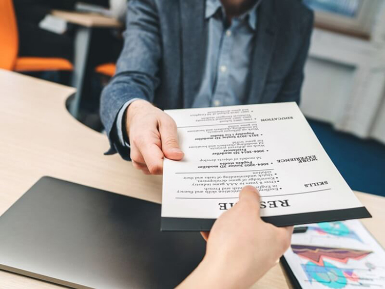 Chuẩn bị hồ sơ xin việc online sẽ cần những gì? Cách làm hồ sơ xin việc online